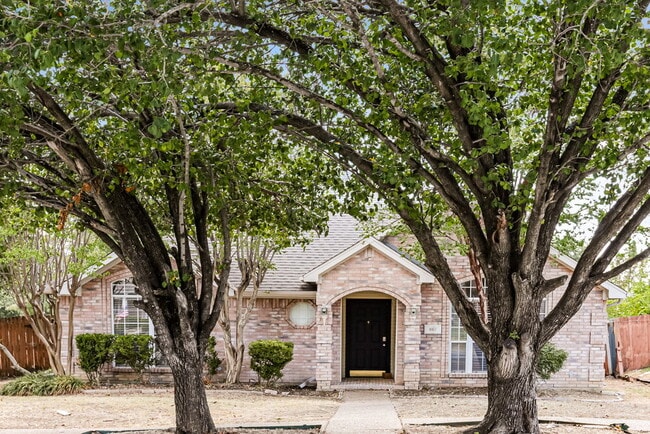 Building Photo - 863 Sonora Ln