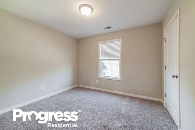 Building Photo - 286 Waters Edge Pkwy