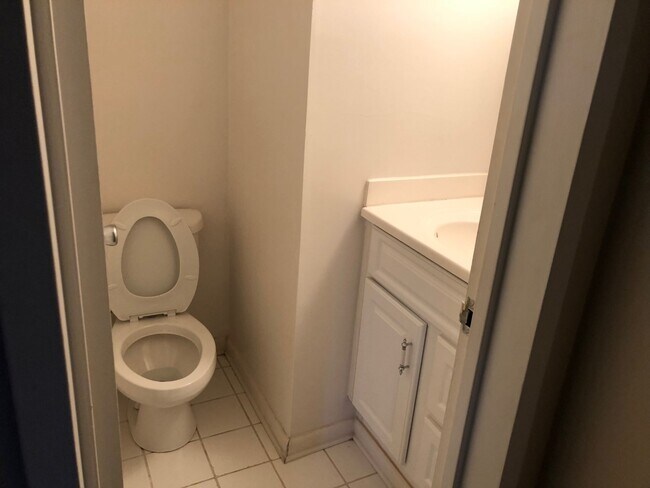 Building Photo - 3204 Spartan Rd