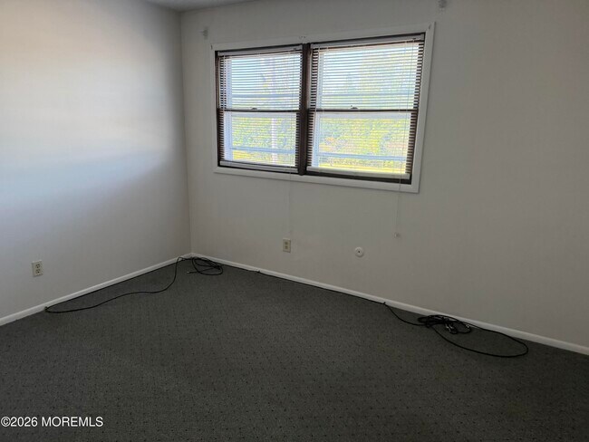 Building Photo - 567 Fischer Blvd