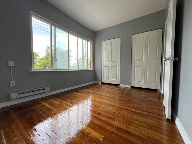 Building Photo - 27 Alton Pl