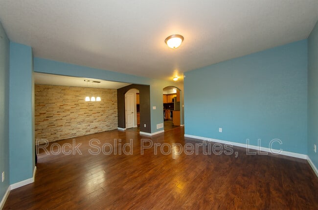 Building Photo - 6963 Countryside Ave