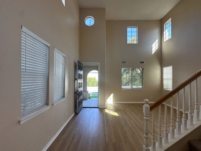 Building Photo - Available now! Beautiful 4 Bedroom Home for Rent in WOLF CREEK community of South Temecula!