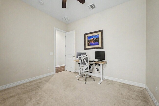 Building Photo - 2327 E Mahogany Pl