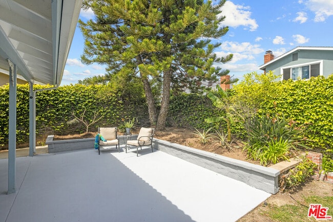 Building Photo - 12581 Sanford St