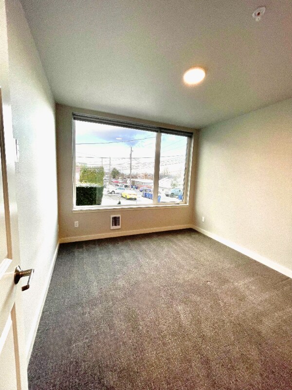 Building Photo - 1925 S I St