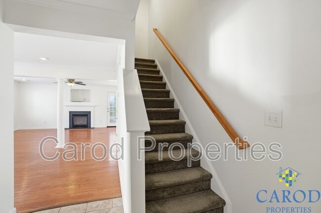 Building Photo - 3405 Broadwick St