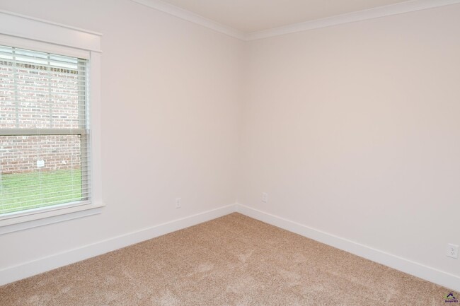 Building Photo - 209 Willowbrook Ln
