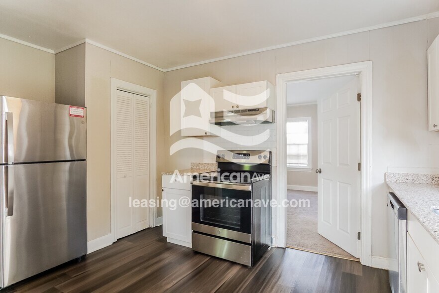 Building Photo - 1503 18th E St