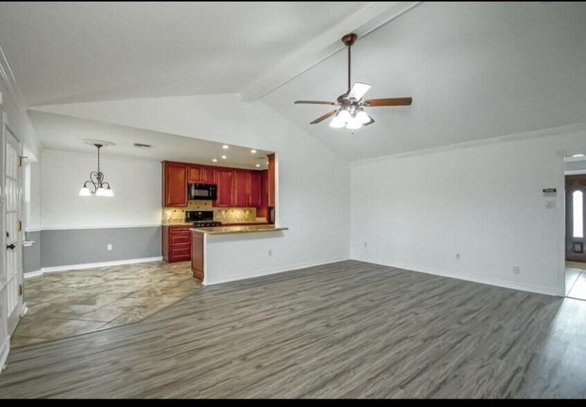 Building Photo - 41 Cabernet Dr