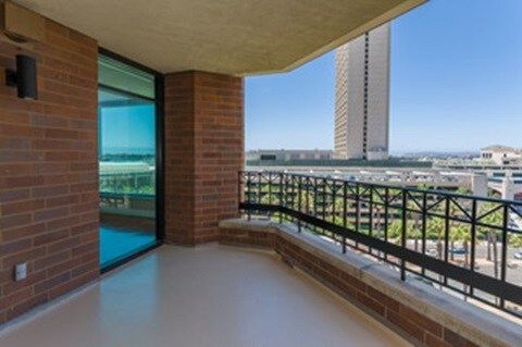 Balcony - 500 W Harbor Dr