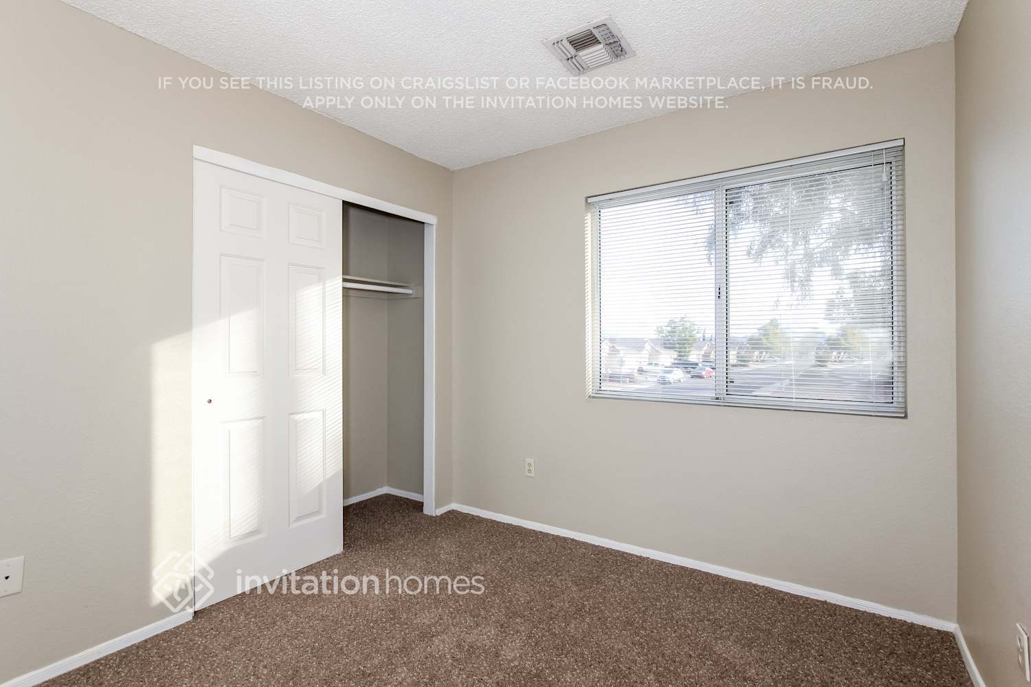 Building Photo - 429 W Renee Dr