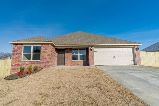 Building Photo - Beautiful 4 bedroom Home on Valley View Golf Course. HUGE Fenced Yard!