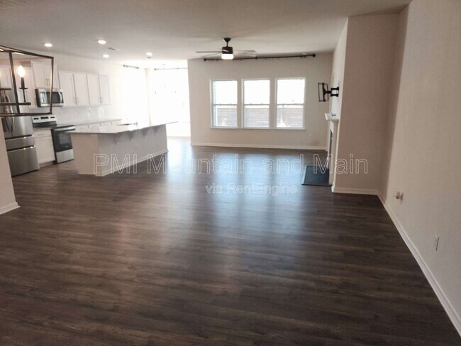 Building Photo - 299 Ridgeview Ln