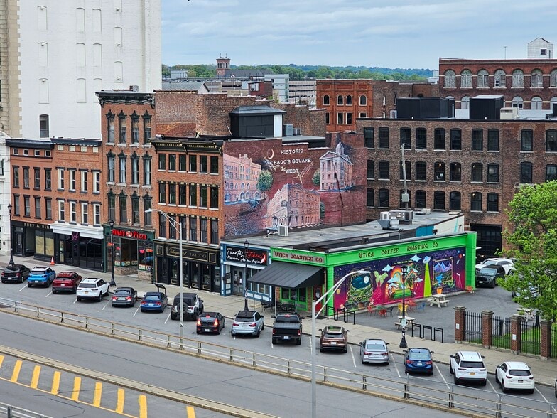 Building Photo - 98 Genesee St