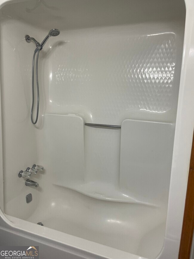 Building Photo - 3449 Creekwood Dr SE