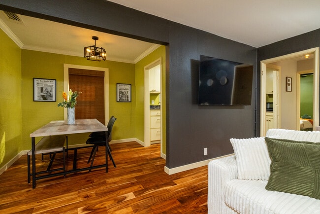 Building Photo - 10814 Stallcup Dr