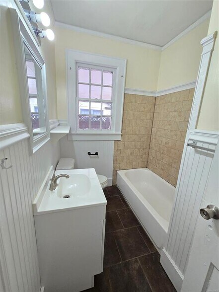 Building Photo - 1938 Gorgas St