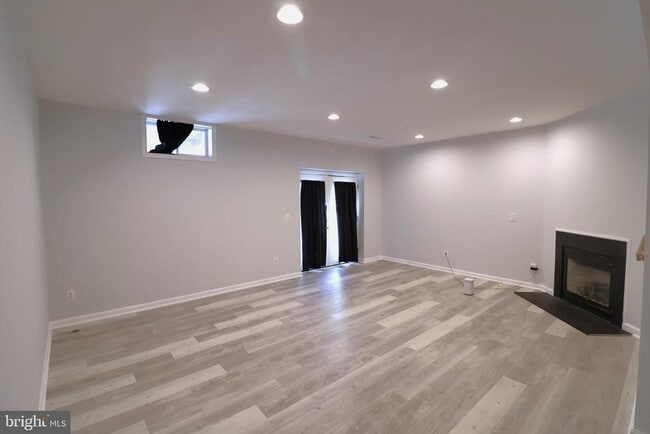 Building Photo - 5658 Lierman Cir