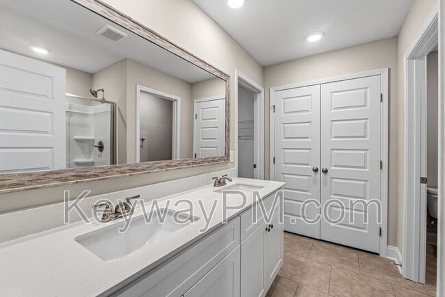 Building Photo - 571 Yuma Ln