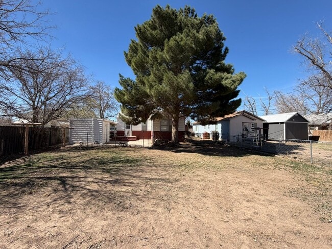 Building Photo - 3 Bed 1 Bath Home