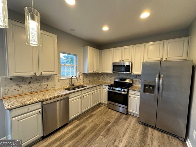 Building Photo - 5496 Village Trace