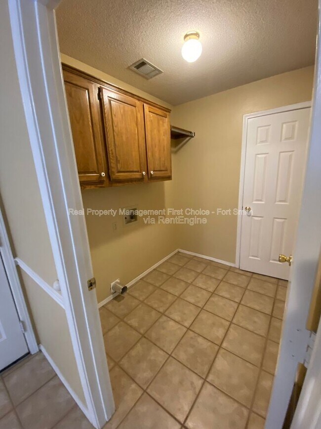 Building Photo - 2106 Breckenridge Terrace