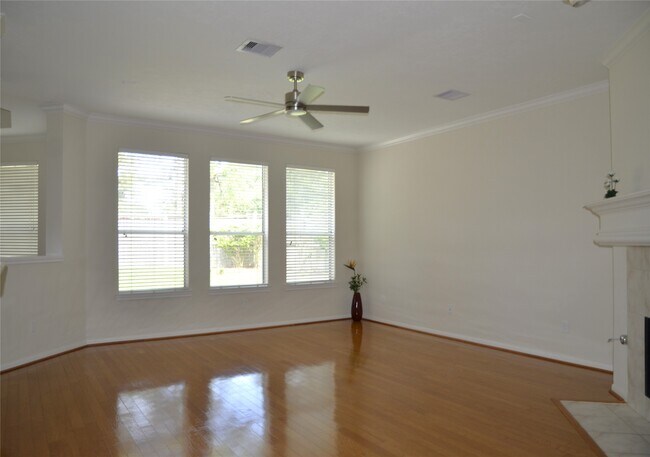 Building Photo - 218 Heathbrook Ln