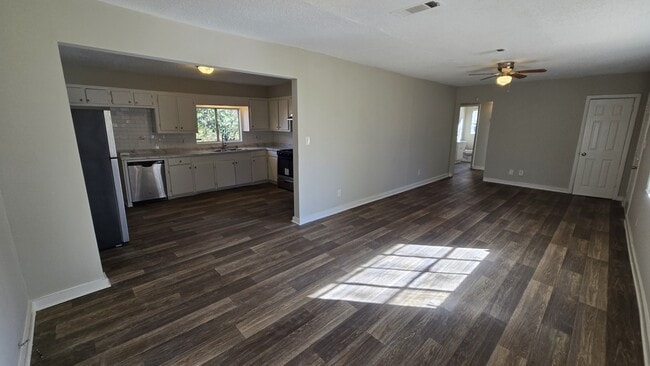 Building Photo - 512 Woodward Ave