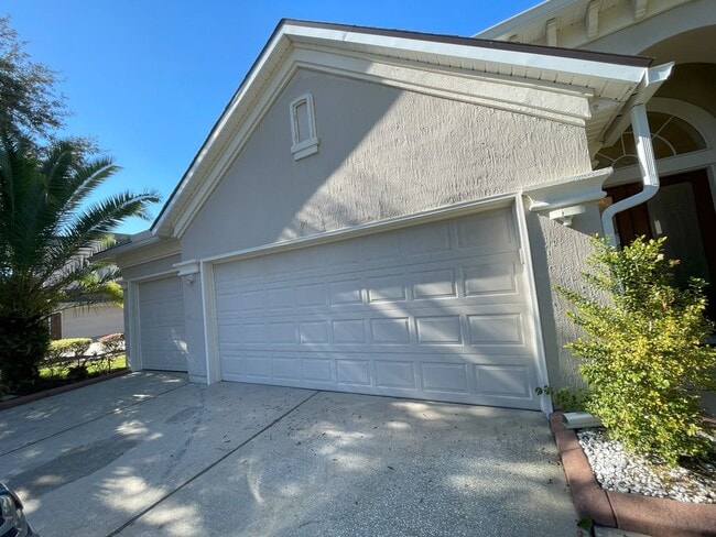 Building Photo - Single Family home is Deercreek