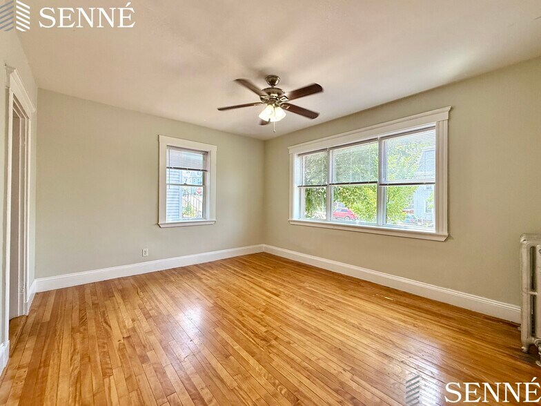 Primary Photo - 7 Sherborn Ct