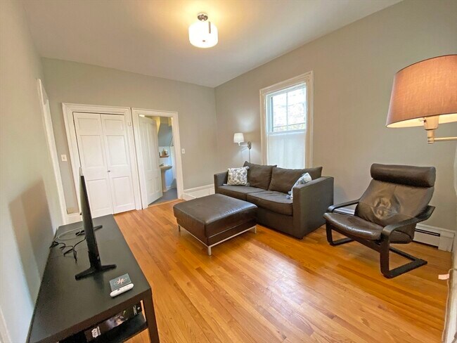 Building Photo - 263 Auburndale Ave
