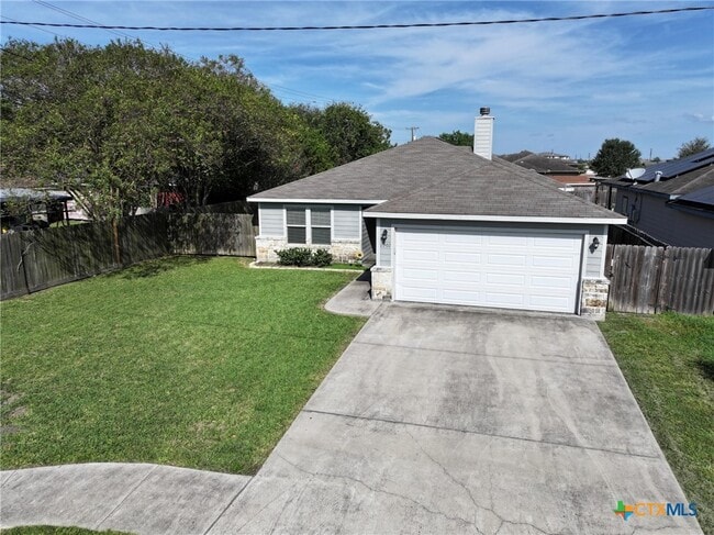 Building Photo - 2902 Lenora Dr