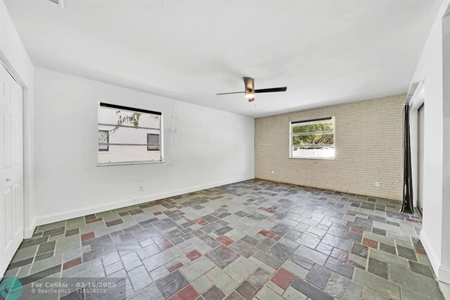 Building Photo - 3371 Liberty St