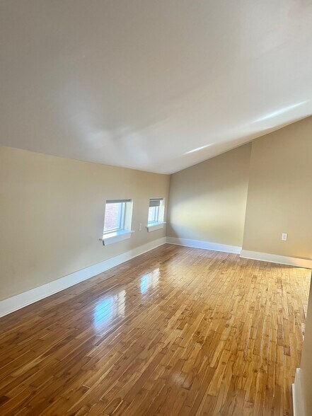 Upstairs Room - 1206 Clay St