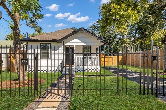 Building Photo - 3441 McGowen St