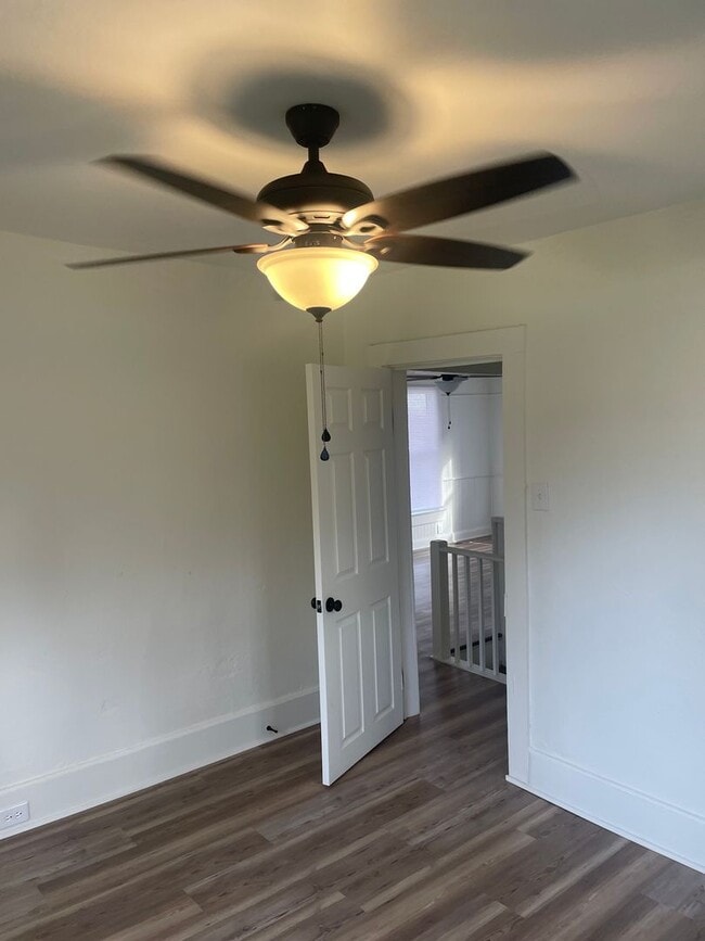 Building Photo - 3 Br 1 Bath House