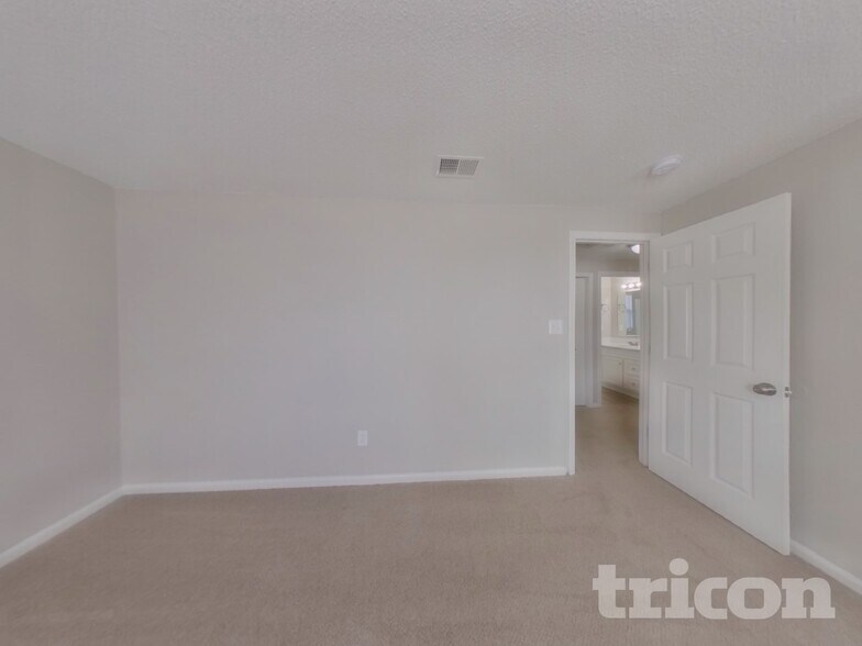 Building Photo - 509 Glen Ellyn Ct