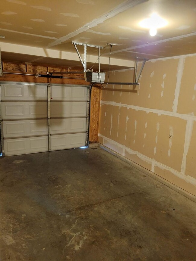 Primary Photo - 3 Bedroom, 2.5 Bathroom Townhouse; Short D...