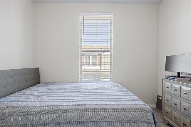 Building Photo - 1020 Vista View Dr