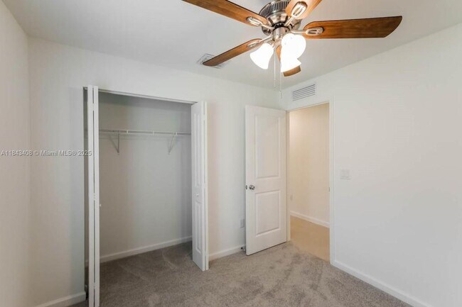 Building Photo - 700 Carlyle Wy