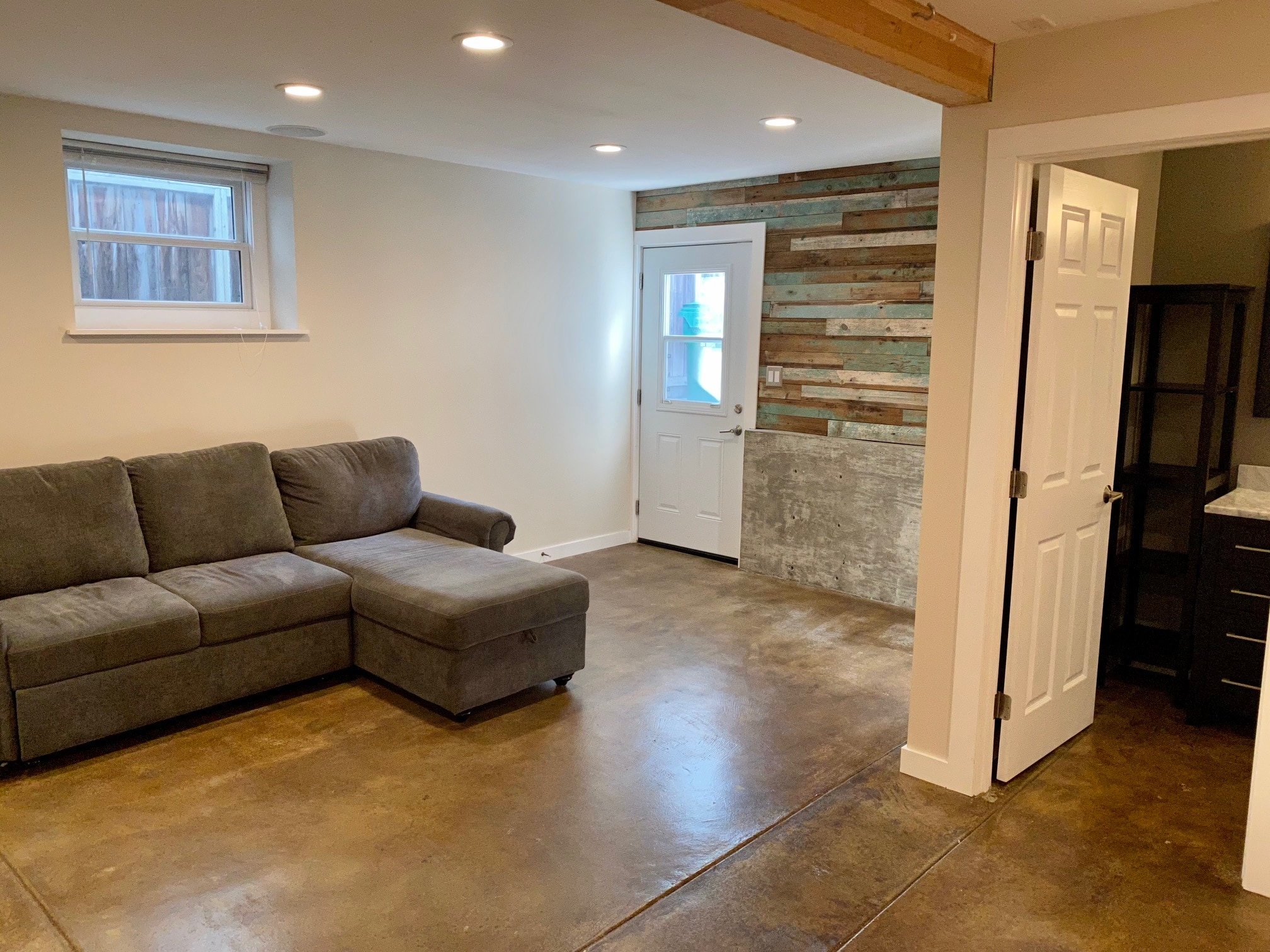 Basement Suite - 1209 9th St