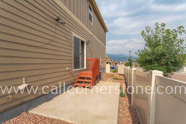 Building Photo - 1322 Antrim Loop