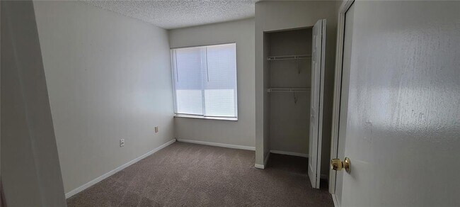 Building Photo - 1101 Spring Meadow Dr