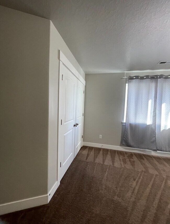 Building Photo - 3947 W 1750 N