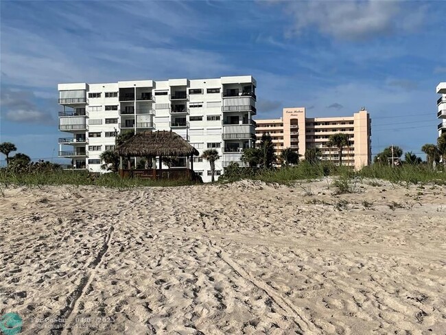 Building Photo - 5151 N Hwy A1A