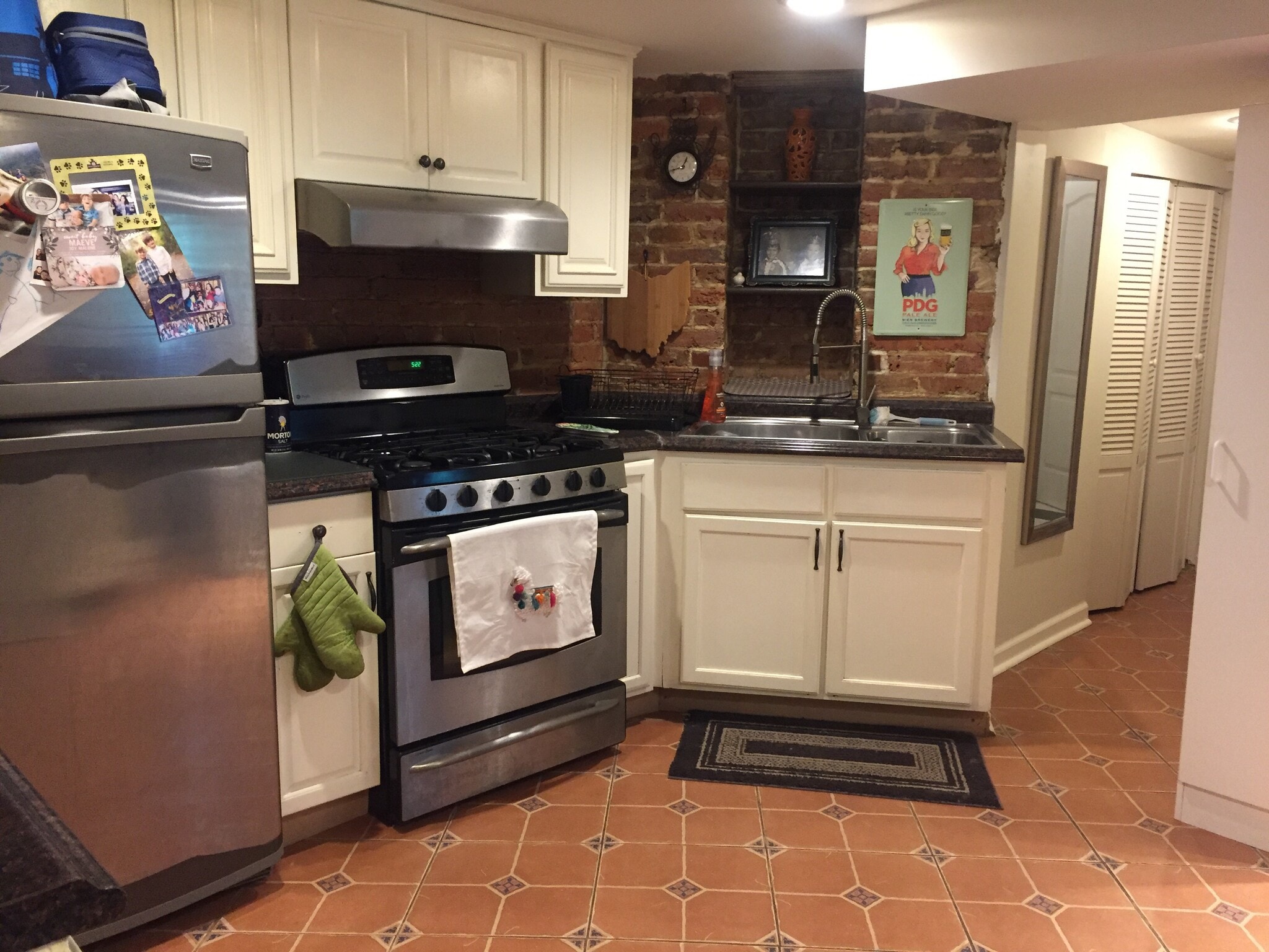 Building Photo - 1012 Park Rd NW