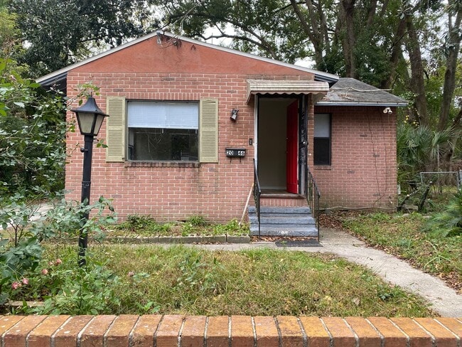Building Photo - 2046 W 17th St