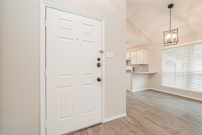 Building Photo - 9247 Autumnsong Dr