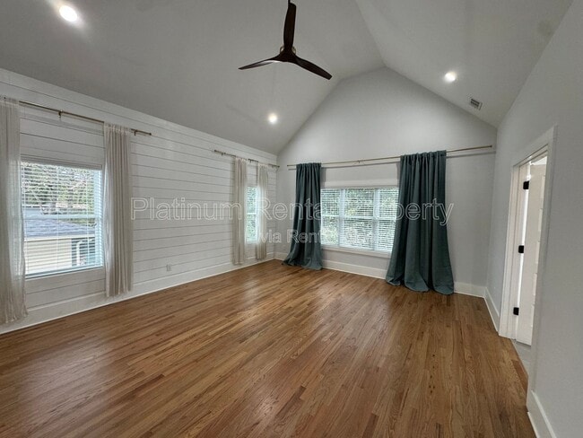 Building Photo - 150 Dahlgren St SE